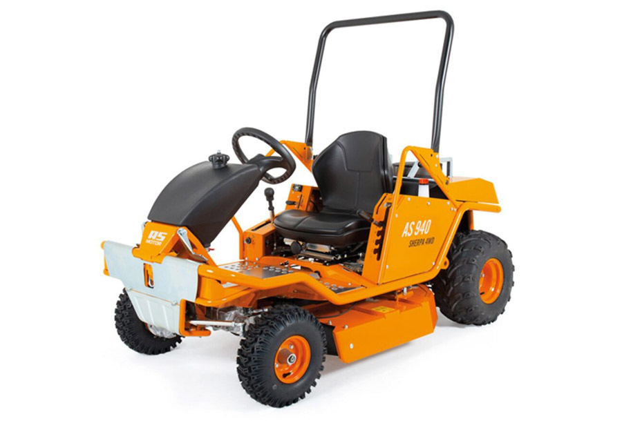 Debroussailleuse autoportée à lames