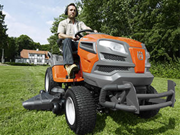 entretien-gazon-tondeuses-conducteur-autoportee-servimac