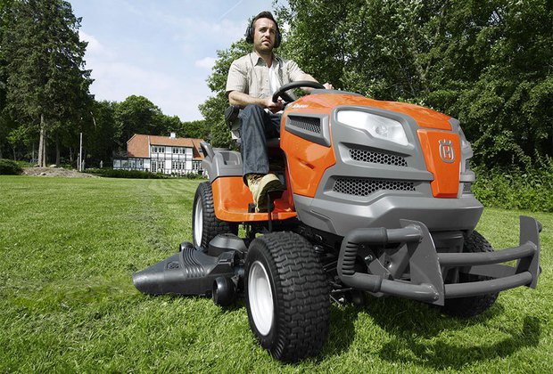 motoculture-entretien-gazon-tondeuses-autoportees-husqvarna-servimac