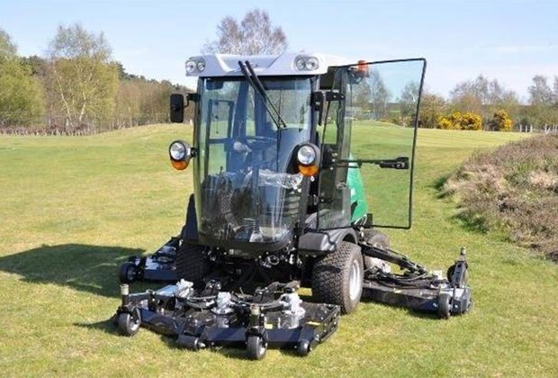 motoculture-entretien-gazon-tondeuses-professionnelles-grandes-largeurs-ransomes-jacobsen-servimac